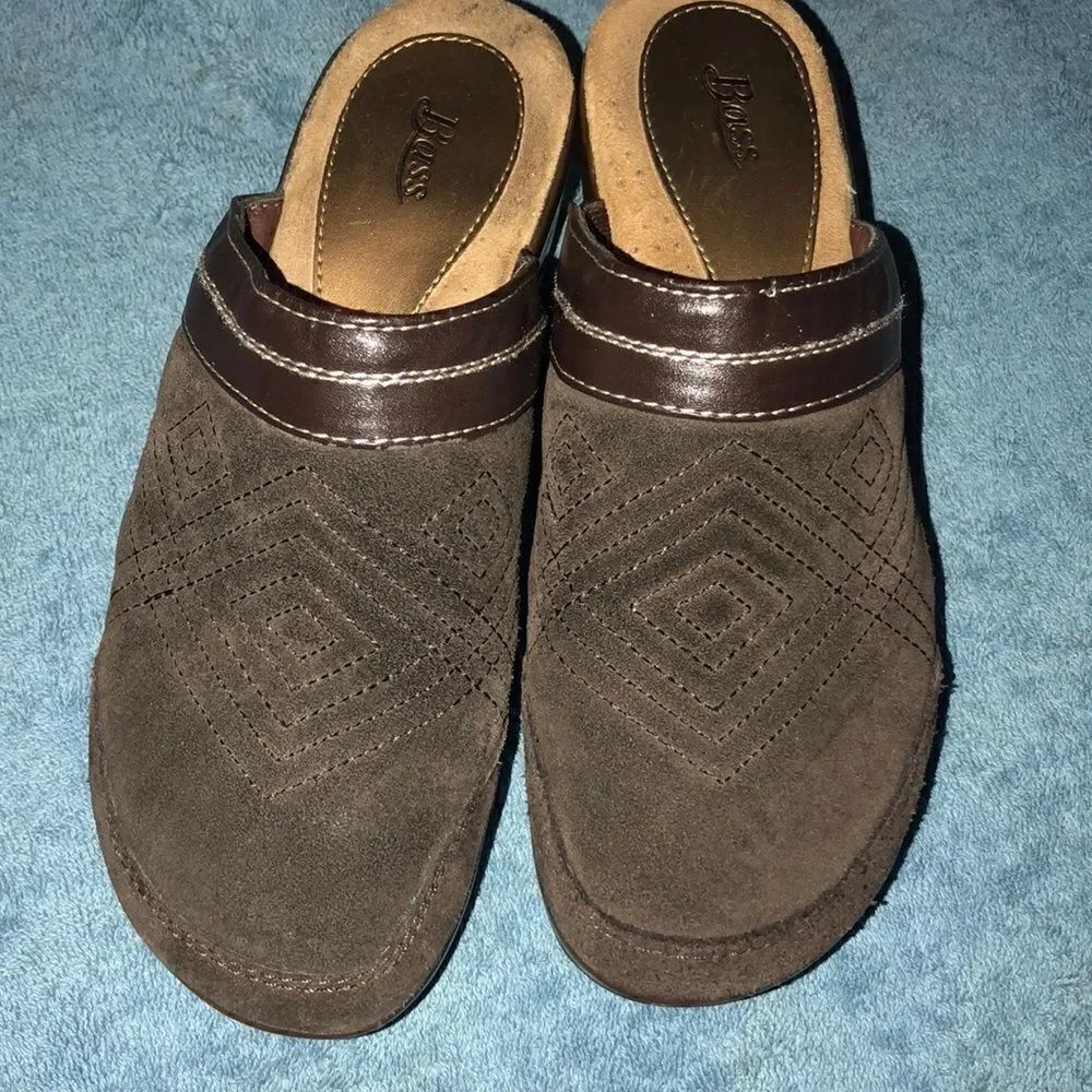 ⬇️Bass Slip on Clogs